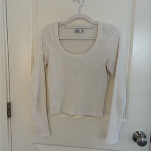 Hollister Cream Sweater Long Sleeve Top